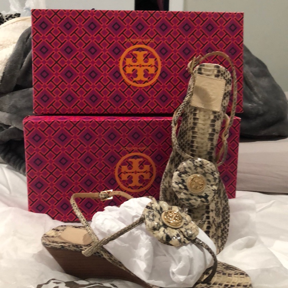 Tory Burch sandals in very good condition.